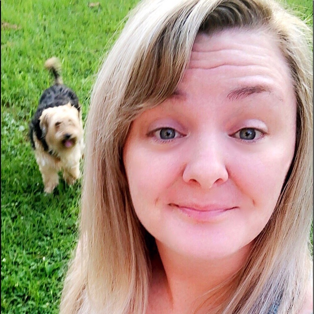 Meet your Posher, Desiree